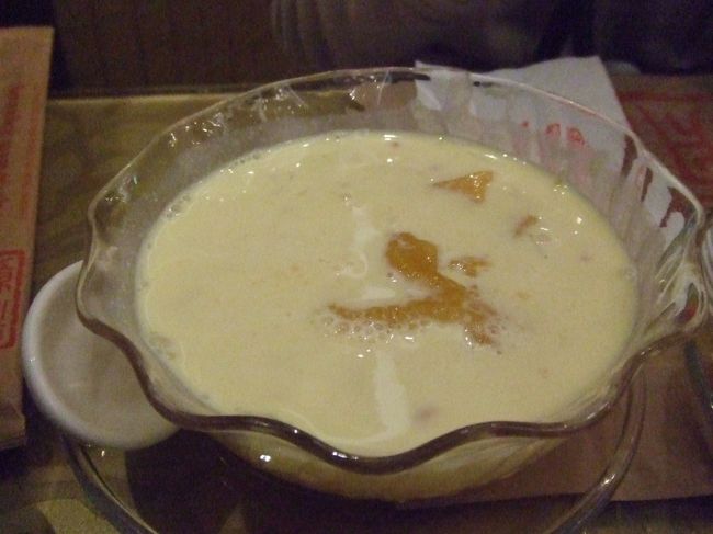 糖朝の「楊枝甘露」はシンプル。マンゴーの果肉は多いけど、マンゴーソースは少なめ。ザボンの苦味が足りないな。