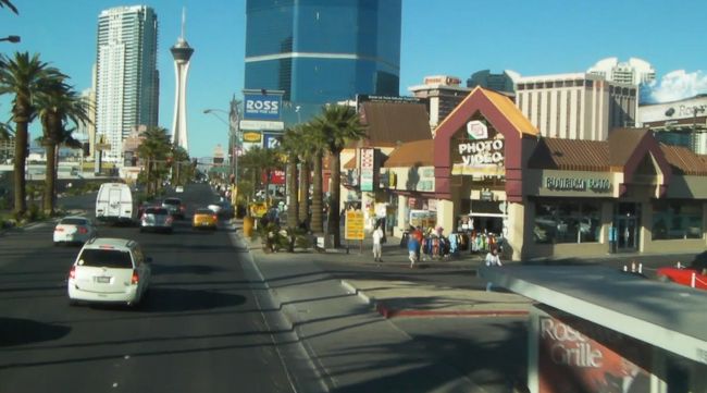 無事？買物が終わったので、バスに乗ってストラスフィアタワ−へ。