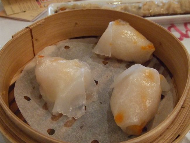 映月楼の金魚型エビ蒸し餃子。<br />つーか雑誌とかで見るのと全然違うね。ちっとも金魚に見えん。。。