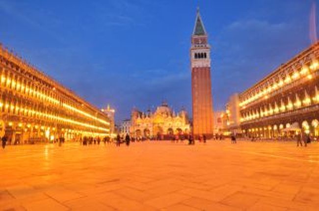 ベニス夜散策 サンマルコ広場周辺 A Night Walk Venezia ベネチア イタリア の旅行記 ブログ By Cervo Montagnaさん フォートラベル