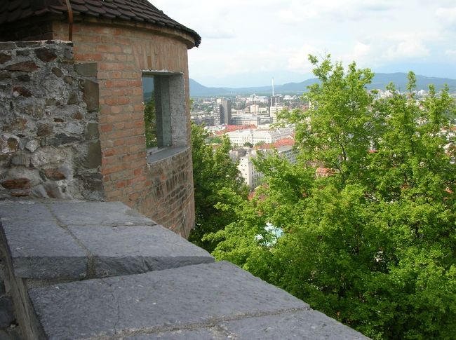 城壁に上って、