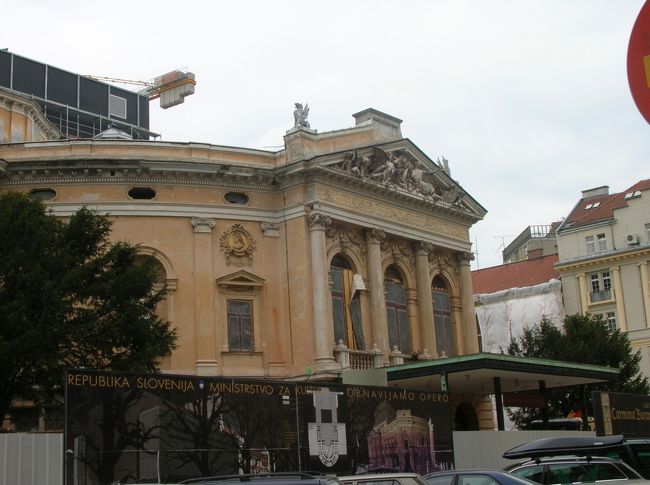 オペラ座（SNG Opera in Ballet）。