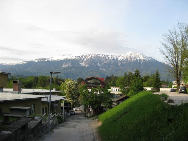 Ｂ＆Ｂへ向かう途中、振り返って一枚。<br />真ん中の赤い建物はパークホテル。