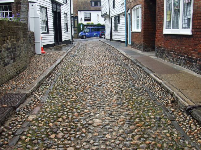 見事な石畳！美しい。<br />でも靴を選びますね。