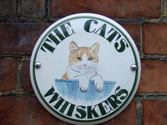 家についていたプレート。<br />焼き物が有名なハズです。