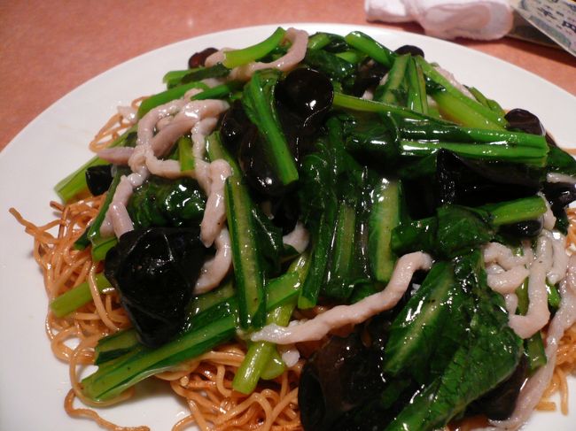 かた焼きそば。<br /><br />野菜のしゃきしゃきとそばのパリパリが楽しい一品。