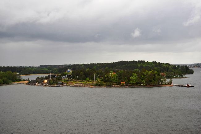 ８時３１分<br />あと３０分ぐらい。<br /><br />小雨が強くなりました。<br />もうストックホルムの一部でしょうか