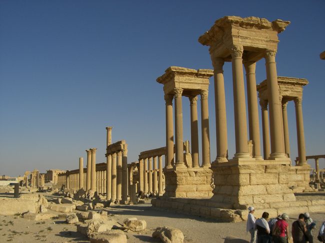 一通り歩いて見て周った後は遺跡の柱に寄りかかって、本を読んだり音楽を聴いたり。<br /><br />遺跡での一番好きな過ごし方っす。