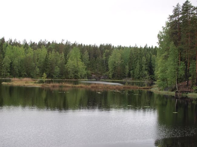 この景色を見ながら、<br />ちょっとしたコーヒーブレイク。<br /><br /><br />鳥のさえずりと、<br />パチパチともえる火の音だけに包まれる。。<br /><br /><br />誰もなにも発せずに、<br />しばらくその静寂に身を委ねる。。。<br /><br /><br />あまりの静寂に胸が熱くなりました。