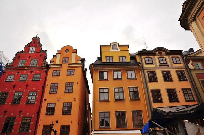 広場の周りの建物<br />ドイツ風でんなー