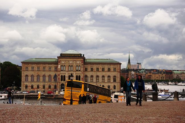 そろそろガムラ・スタンから引き揚げます。<br />ガムラ・スタンの北側には国立美術館がありました。