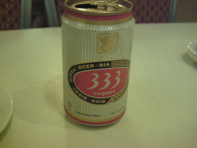 ３３３は現地ビール。<br />コンビニで８５００ドン：５０円。<br /><br />下町のレストランでも１１０００ドン：７０円。<br /><br />毎晩３本呑んだ。高いハイネケンよりこの３３３の方がウマカッタ！！