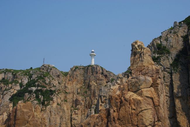 灯台島です。<br /><br />日の出と日没が美しいことで有名だそうです。