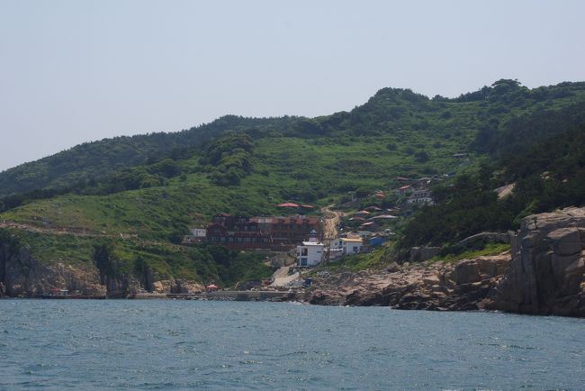 小毎勿島です。<br /><br />船着き場がみえます。<br /><br />ここには定期船が通っています。