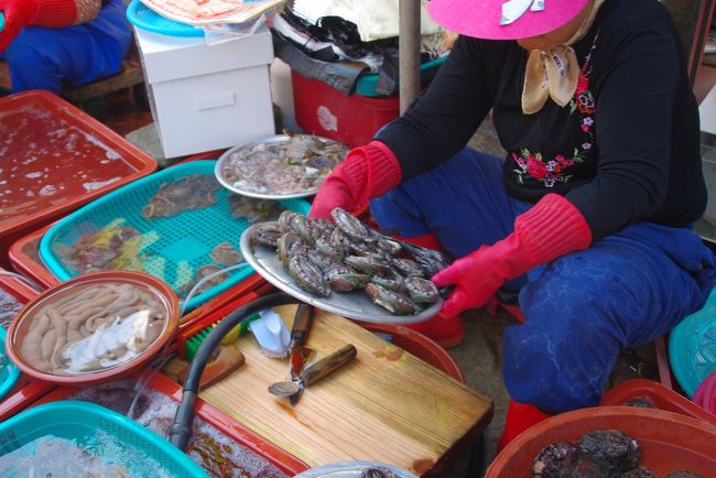 アワビ20ヶで50,000w、その上４ヶほどサービスさせたそうです。