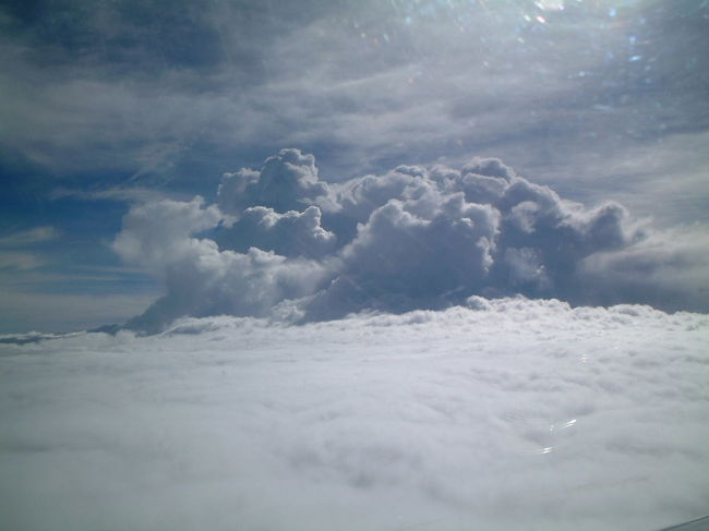 雲がいっぱいでしたが、<br />そんなに揺れずに安心でした。