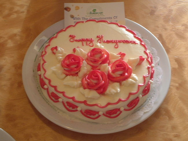 新郎新婦の部屋には、ケーキのサービス。