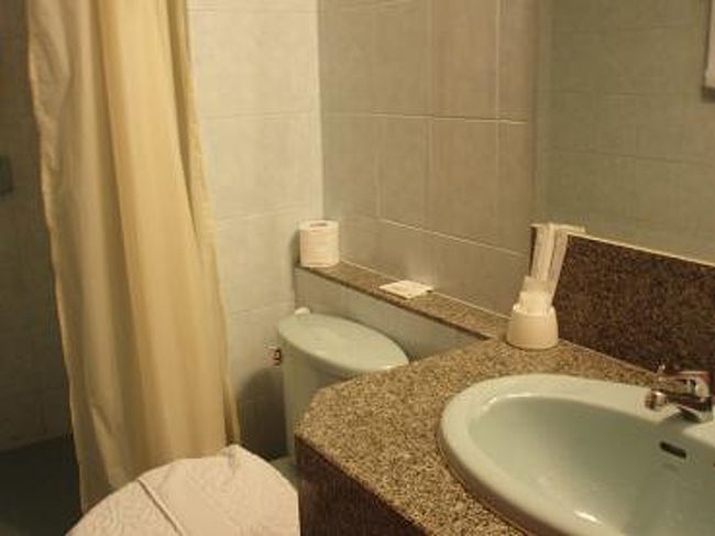 洗面所です。<br />歯ブラシ・バスタオルがありました。