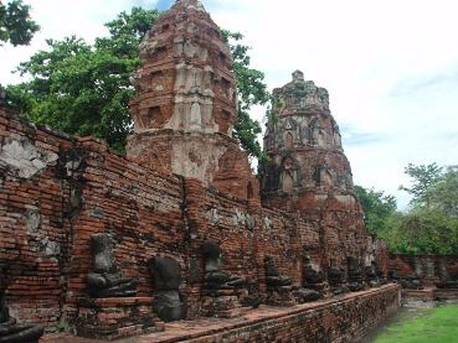 傷跡が生々しい遺跡ですね・・・