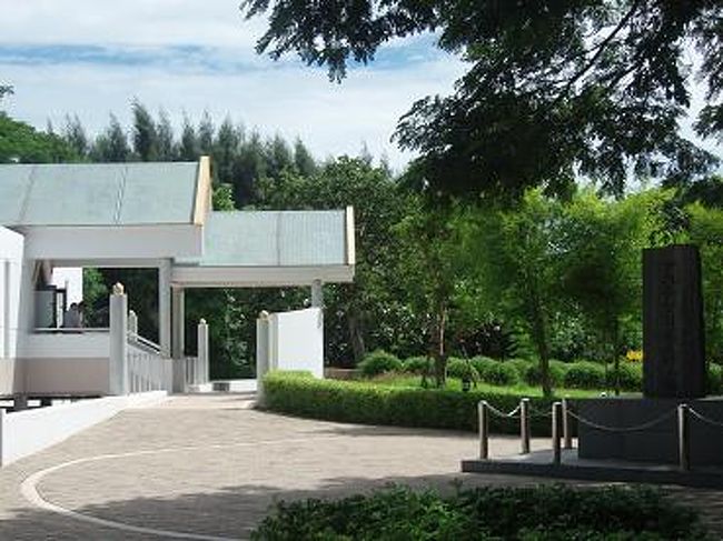 敷地内には石碑や記念館などあり、<br />ところに日本庭園風な綺麗な公園ですね〜