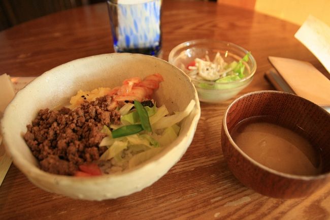 頼んだのは、確か<br />野菜タコライスだったかな。<br /><br />とってもヘルシーで美味しかったー☆