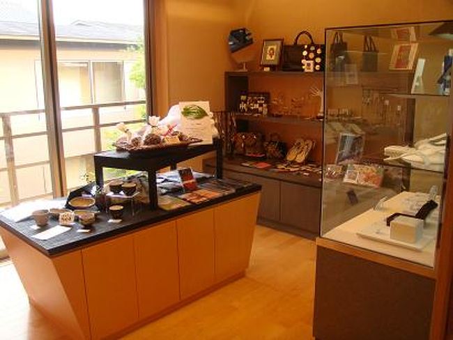 フロントの前にある売店。真珠も売ってましたが<br />何も買いませんでした。