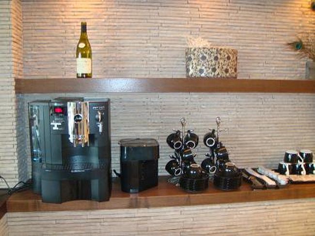 ホットコーヒー、紅茶もいつでも無料で飲めます。