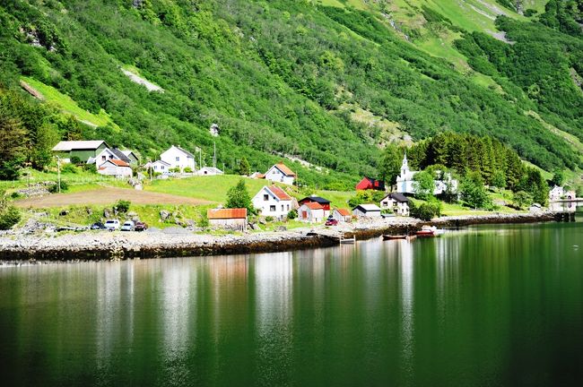 １０：４６<br />小さな教会の村です。