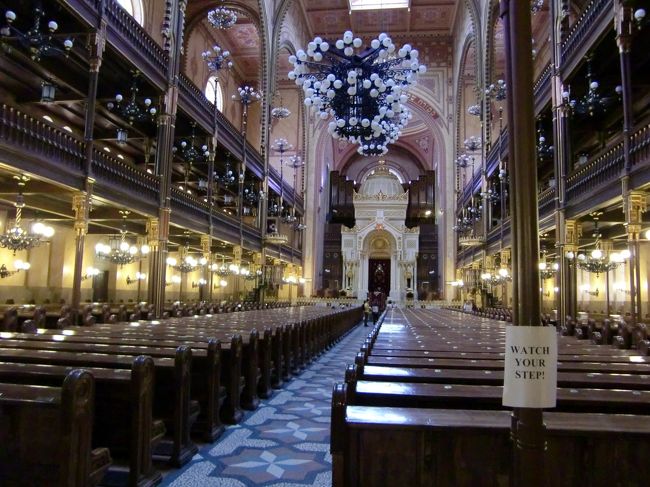 入り口で荷物チェックあり。<br />フォトチケット込みで、入場券を<br />購入して中に入ります。<br /><br />