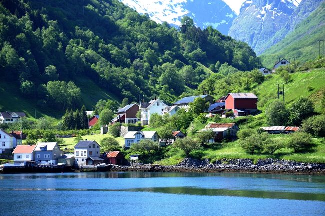 １１：４２<br />右前方に小さなムラ