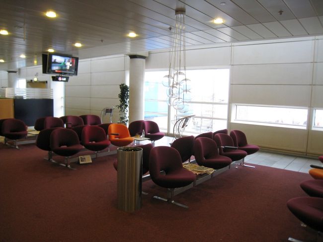 待合の椅子ですらオシャレに見える。いや、実際オシャレ。