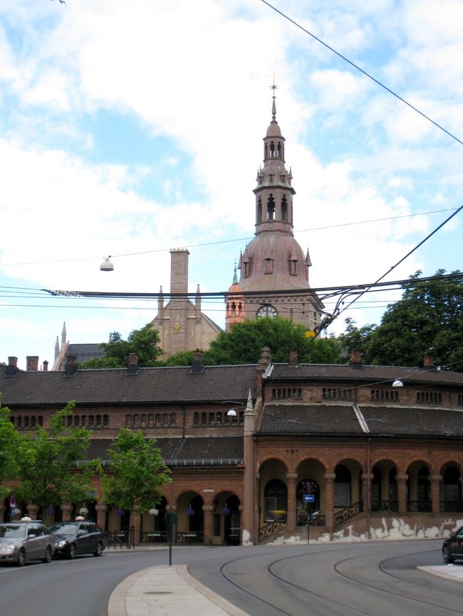 ホテルから出てすぐに大聖堂が見えてます。