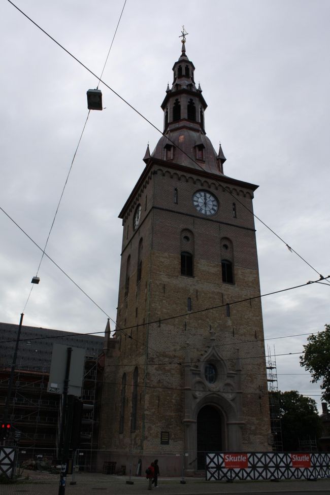 他の方の旅行記を見ていて、数年前の旅行記からずっと修復中と書いてあって、私たちが行った時もまだかなりの規模で修復中でした。一体いつ終わるんだろう…。