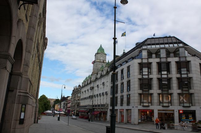 海の方から晴れてきてます。まだ人通りが少なく、静か。