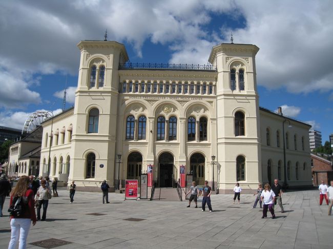 ノーベル平和センター<br /><br />ノルウェーの独立100年を記念して2005年6月にオープン。建物は1872年から1989年まで使われていた旧オスロ西駅。<br /><br />●オスロ・パス可