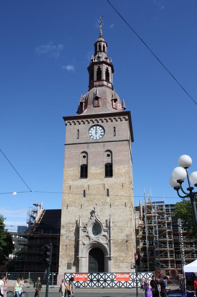 一旦ホテルへ戻ります。大聖堂も撮り直し。