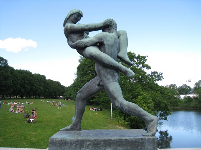 バレエか何かのワンシーンのよう。ってこんなど派手なシーンはそうそう無いか。