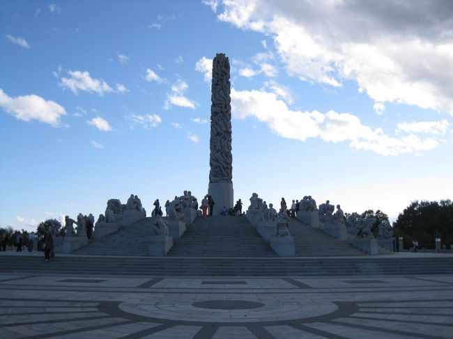 芸術作品なので、それぞれ見て色んな感想があると思いますが、公園としてはとてもいい所だなぁと思います。私は嫌いではありません。