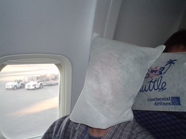 機内でテンション上がりまくりの友人。<br /><br />CAに怒られてました。。