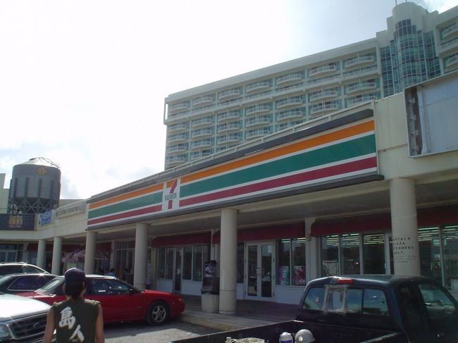 セブンイレブン到着。<br /><br /><br />日本よりちょっと広いです。