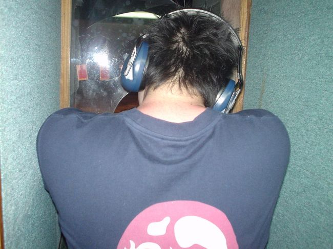 こんなんです。<br /><br /><br />後ろに係の黒人にぃちゃんがコワいんです。<br /><br /><br />確実に勝てない風貌