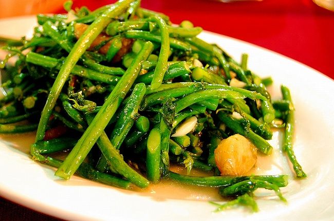 サユールマニスのにんにく炒め。<br />