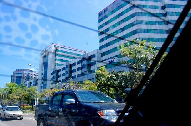 帰りの飛行機は、MH80はコタキナバル12:50発なので、11:00少し前にホテルをチェックアウトして出発。<br /><br />タクシーは定額らしく、MYR20、所要時間は15〜20分くらいです。<br />空港が市内から近くて、便利です。