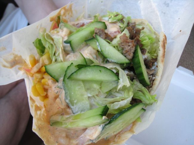 ドリンクとのセット２つで2600円ぐらい。日本の倍ぐらいですかね〜。