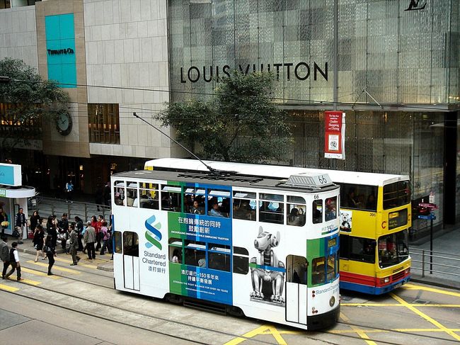 ＜２００９年３月５日・４日目＞香港から中国へ<br /><br />＜香港から南寧＞<br />■まわりに、出発時に貼られた南寧シールが貼られた人がいれば、彼らについていくといいと思います。出来れば出発時に南寧行きの人達と言葉を交わしておくとはぐれません。（ほとんどが田舎へ帰る中国人です）