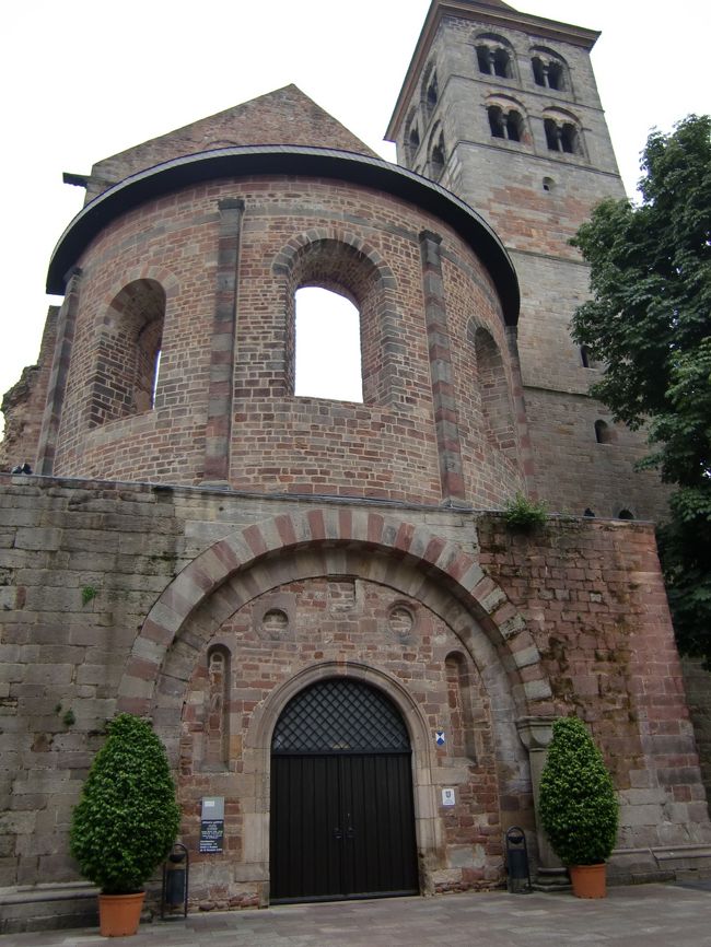 昨日ウエストサイドを見た、<br />劇場。<br />この日も公演がある予定でしたが、<br />天気はどうだったんでしょう？<br /><br />去年はいい天気だったんですよ。<br />