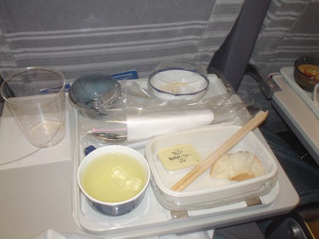 JALの機内食。<br /><br /><br />残念なお味。<br /><br /><br />乗った飛行機のなかで、最も残念。<br /><br /><br />JALに失望。