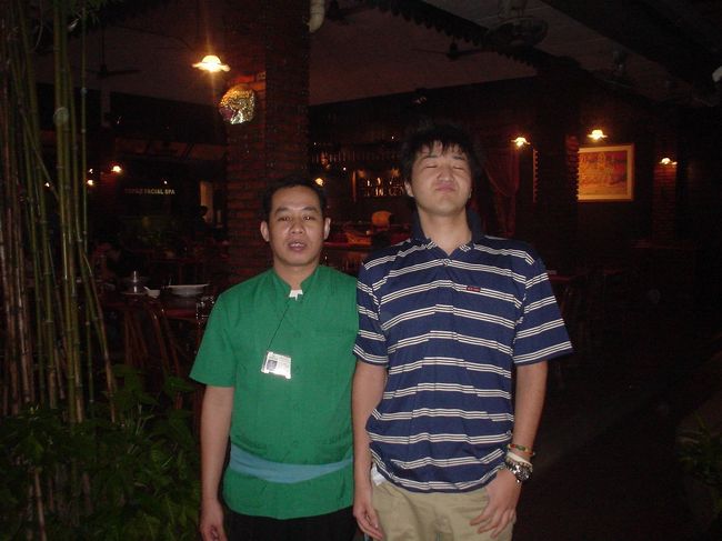 本日の晩飯も<br /><br /><br />昨晩と同じ所へ。