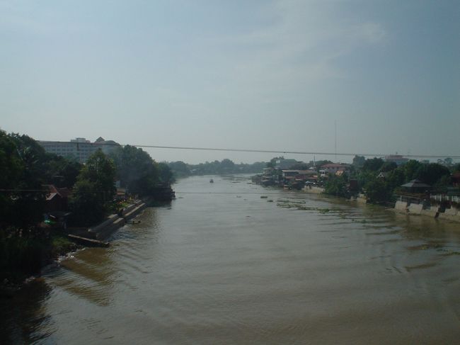 アユタヤに到着。<br /><br /><br />客引きがひつこく、もううんざり。