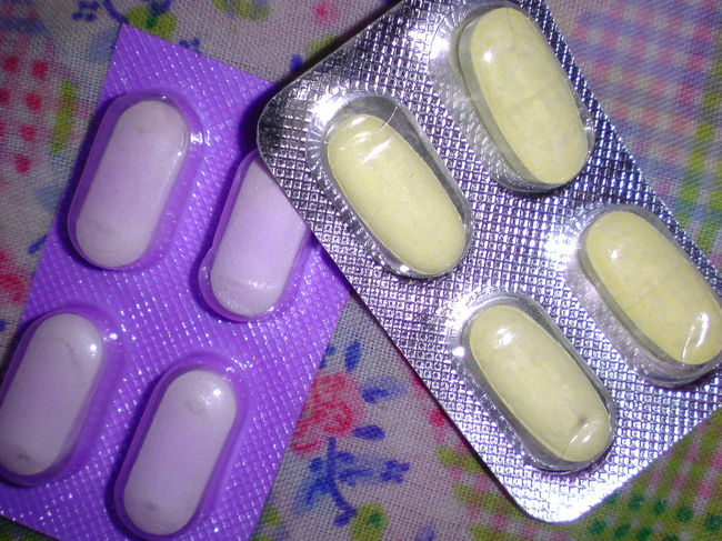 調子に乗ってはしゃぎすぎたからか？<br />だんだんまた調子が悪くなってきた・・・<br /><br />顔見知りになった宝石屋の人に連れられて薬局に行く。<br />インドでなった病気はインドの薬でしか治らないといわれた。<br />よく聞く言葉だった。<br />まさか自分で真相を明らかにする時がこようとは・・・<br /><br />結果はバラナシ編で書こうと思う。